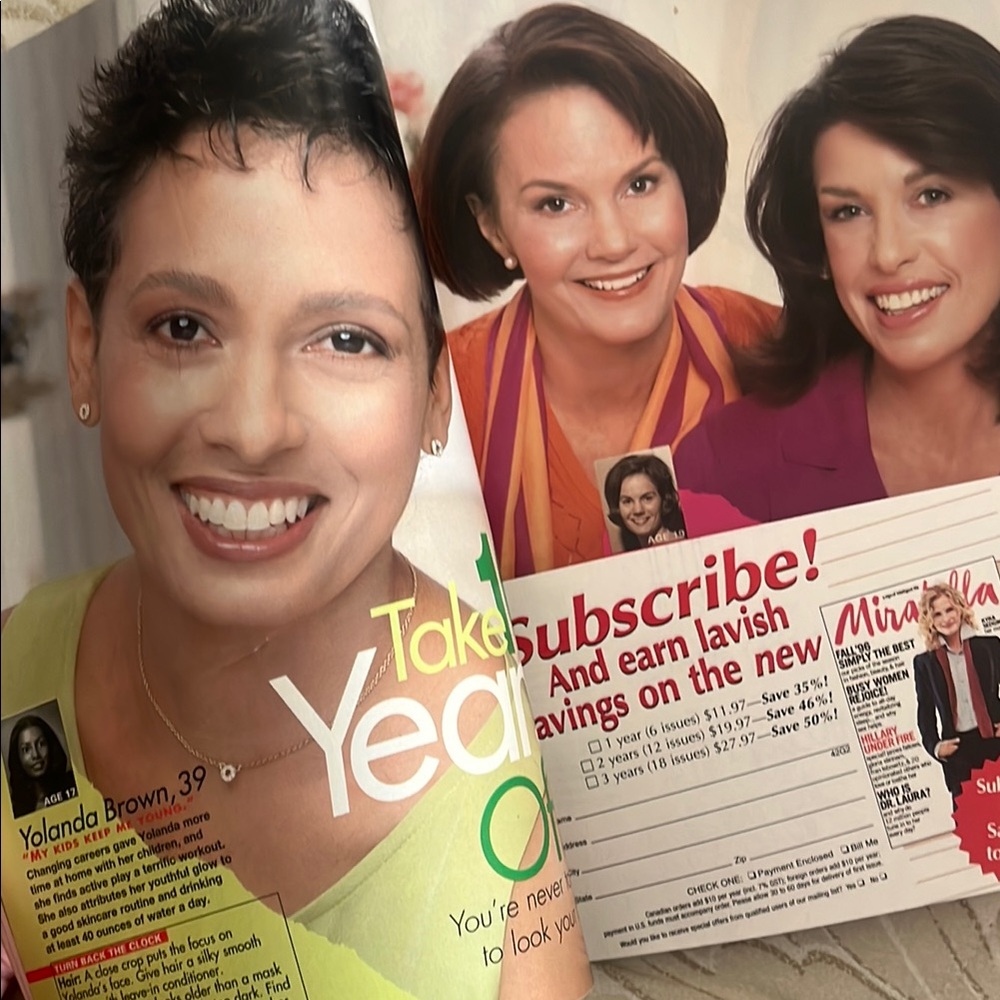 Colorful Magazine Collection - Picture 15 of 15
